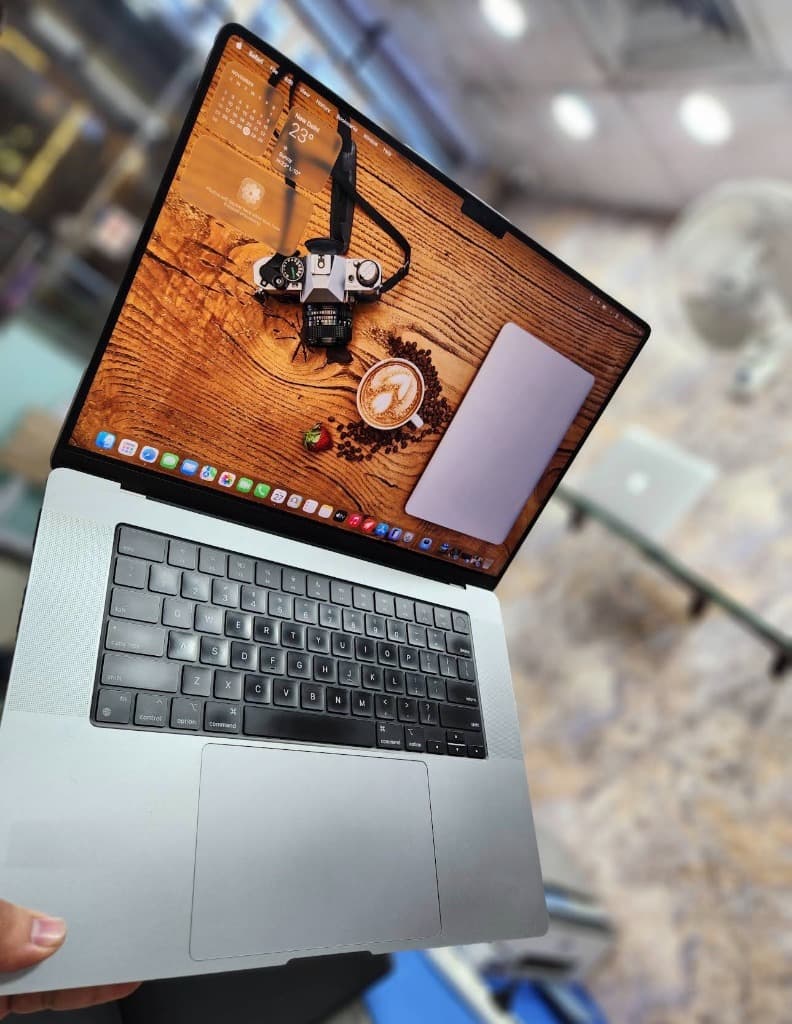 Premium Pre-Owned Macbook Pro